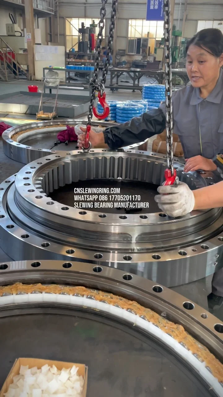Three-row roller structure slewing bearing.