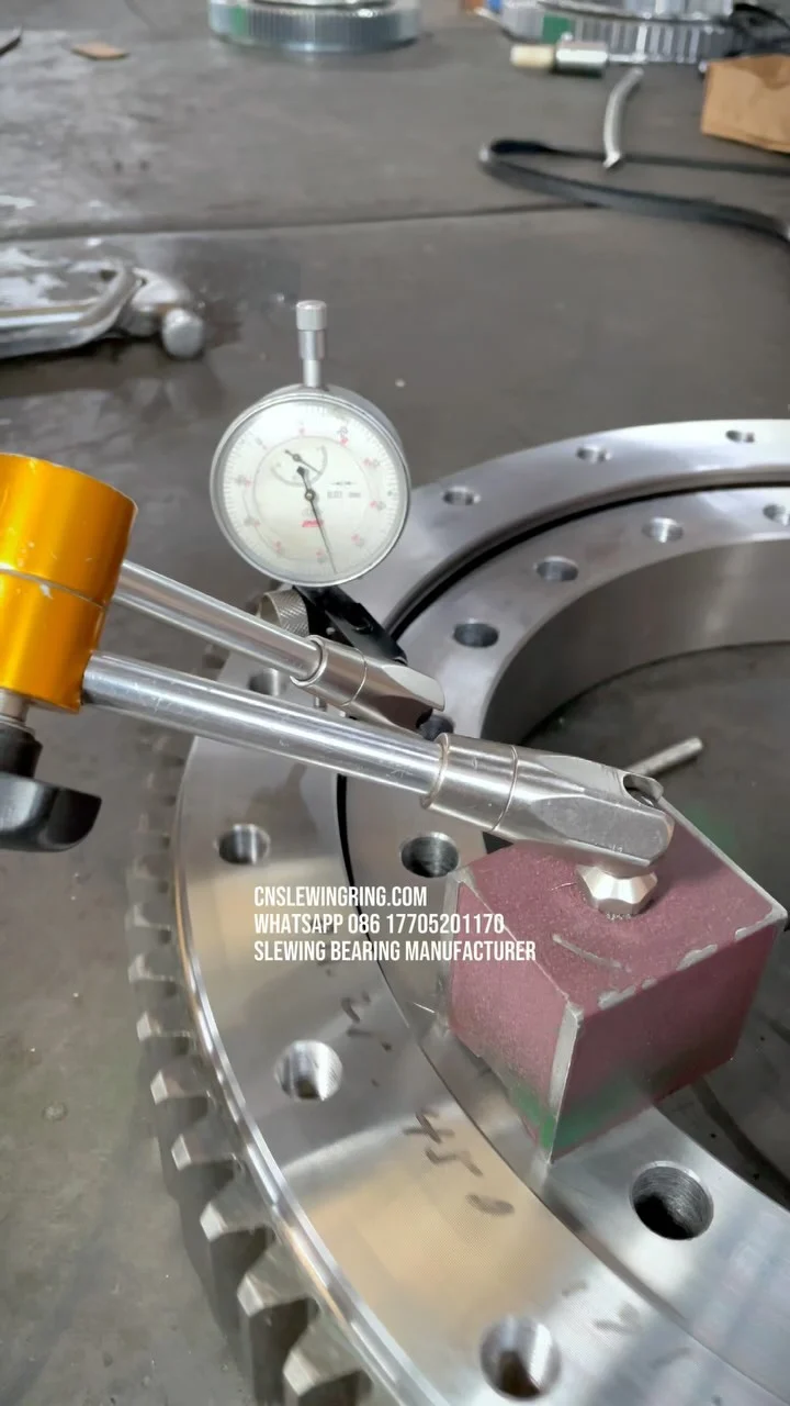 We are testing the end face runout of this batch of slewing bearings. Of course, we are pushing…