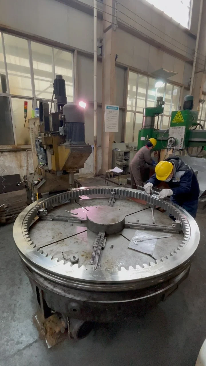 CNSlewingRing.com WhatsApp 86 17705201170 Slewing Bearing Manufacturer jovi@cnslewingring.com