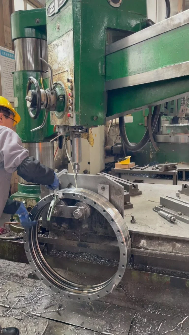 We are a manufacturer of slewing rings, and can customize or copy high-quality slewing rings of various specifications…