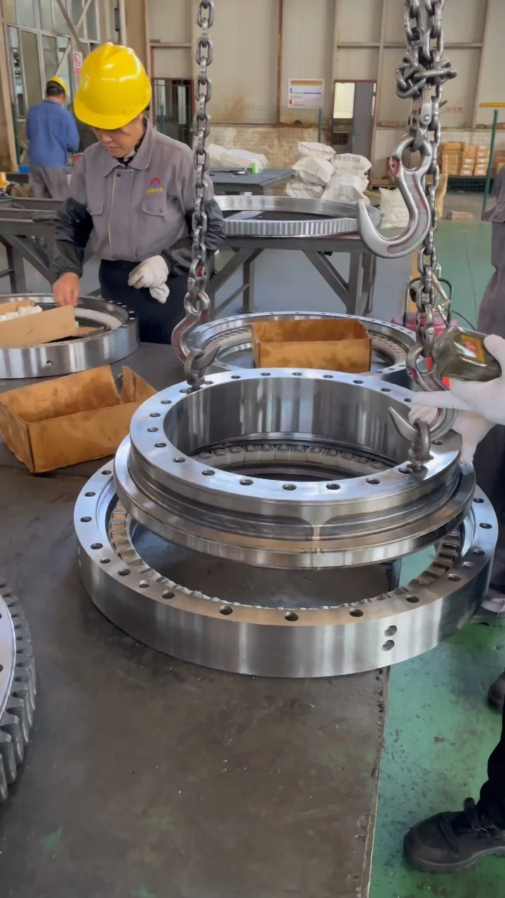 Following the previous video, this episode is about installing rollers and spacers in the middle raceway of a…