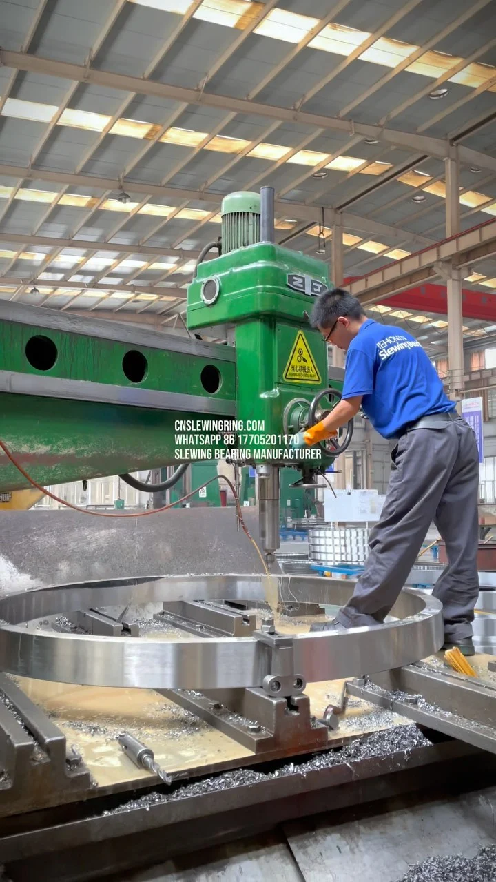We manufacture and export high quality slewing rings and large gears, flanges.