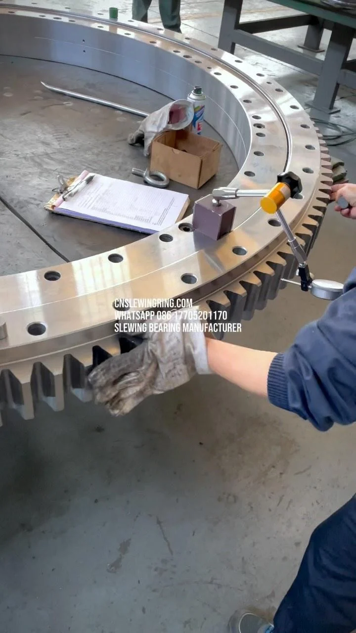 The double volleyball structure slewing support assembly is completed, and we start to detect the tooth jump. Do…