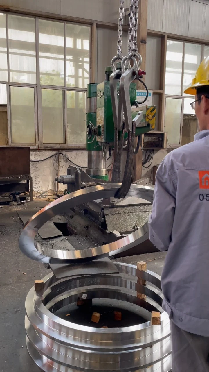 CNSlewingRing.com WhatsApp 86 17705201170 Slewing Bearing Manufacturer jovi@cnslewingring.com