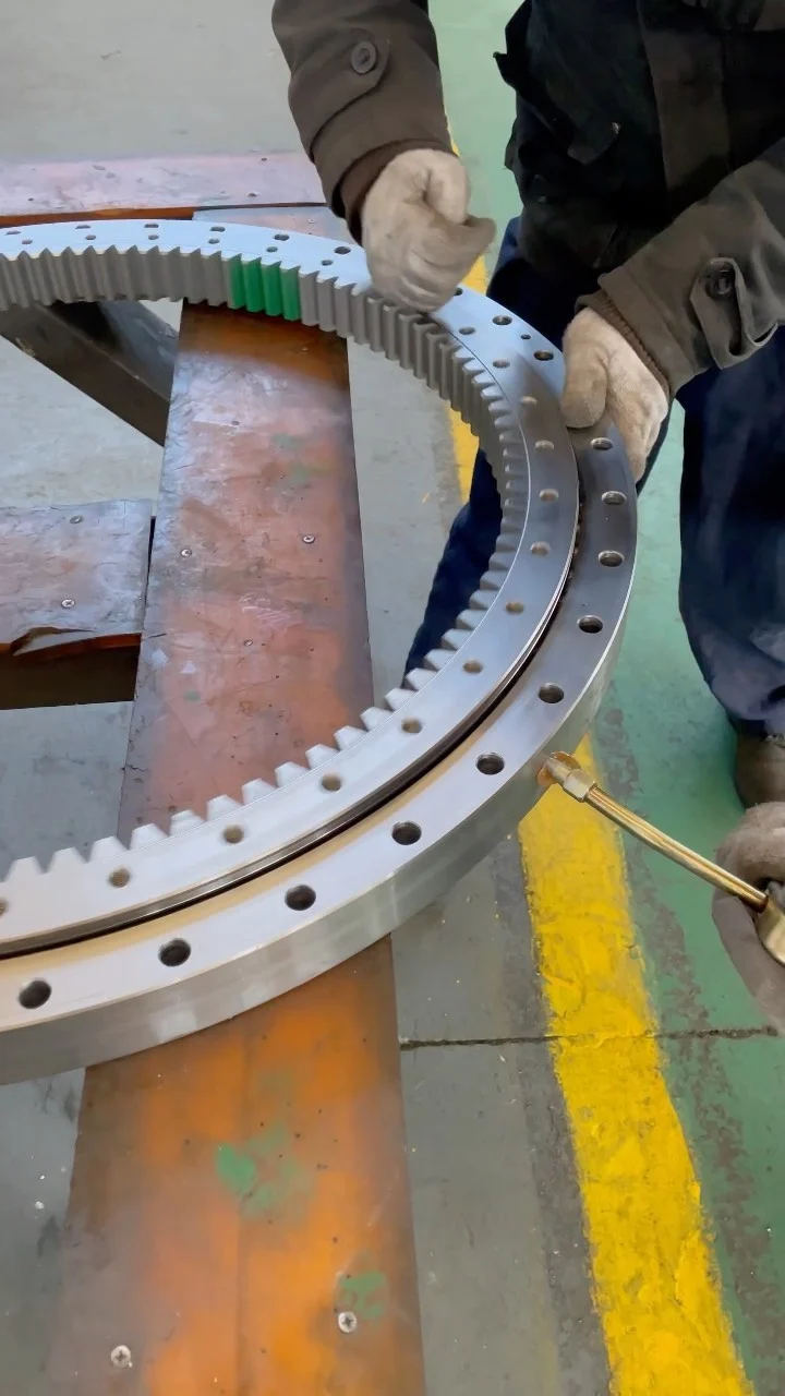 CNSlewingRing.com WhatsApp 86 17705201170 Slewing Bearing Manufacturer jovi@cnslewingring.com