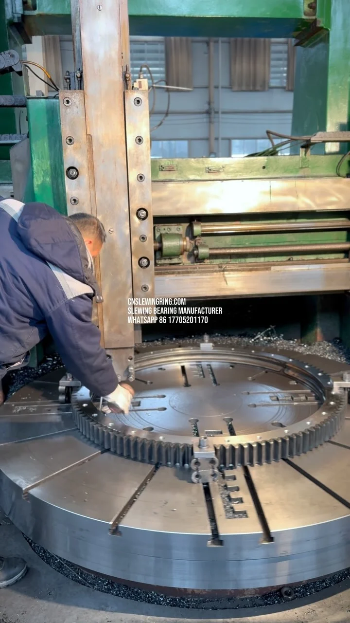 After the raceway of the slewing bearing is hardened, it needs to be ground to achieve the smoothness…