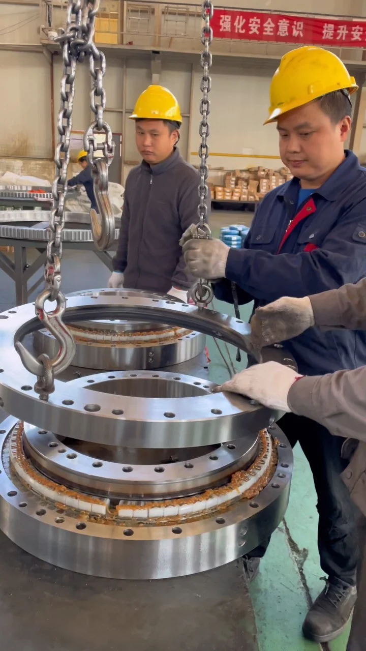The top raceway is installed and packaged. cnslewingring.com WhatsApp:+86 17705201170 jovi@cnslewingring.com