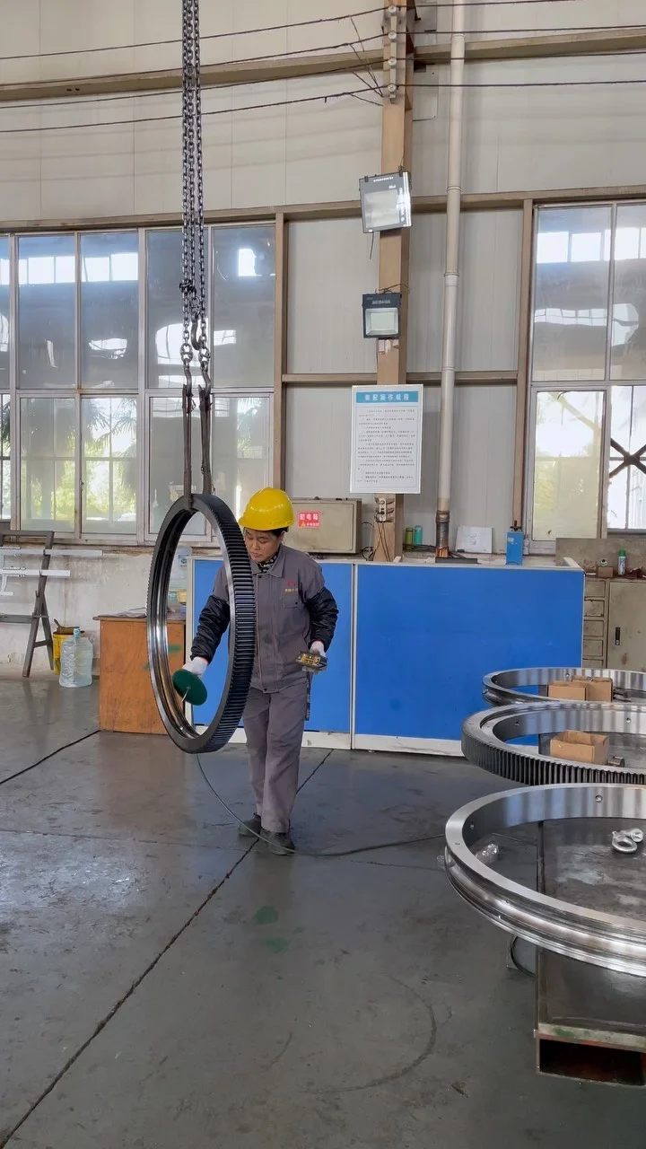 CNSlewingRing.com WhatsApp 86 17705201170 Slewing Bearing Manufacturer jovi@cnslewingring.com
