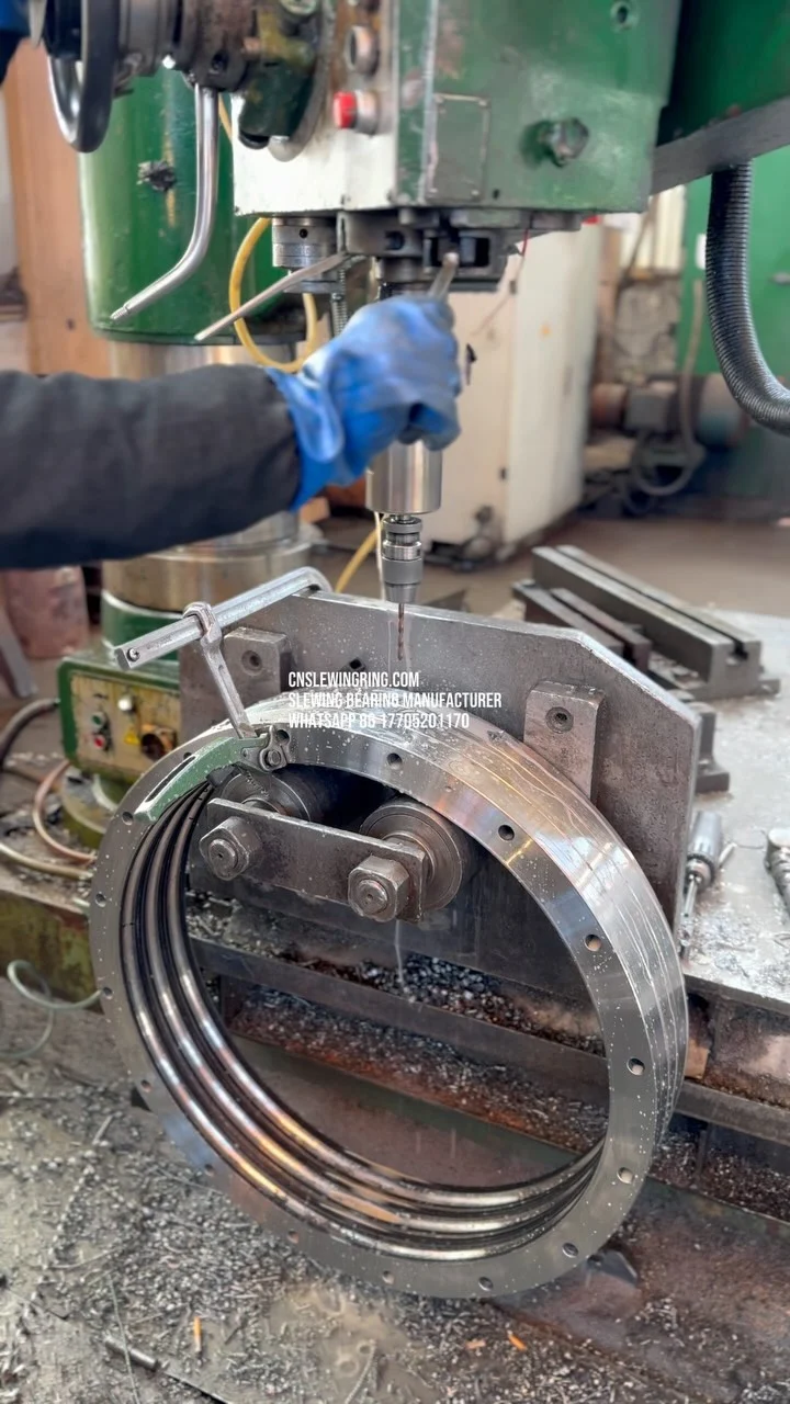 Processing of oil filling hole of slewing bearing Slewing Bearing Manufacturer cnslewingring.com Slewing bearing manufacturer WhatsApp 86 17705201170