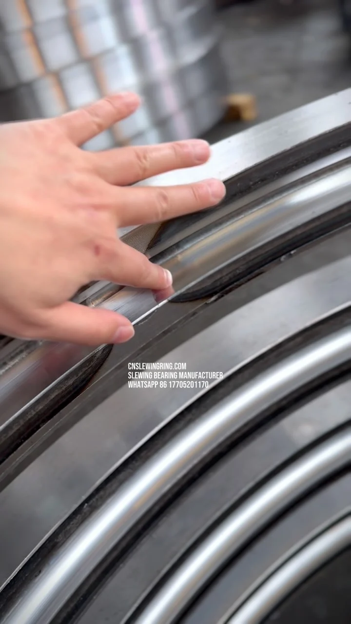 The smoothness of the raceway of the slewing bearing after processing.