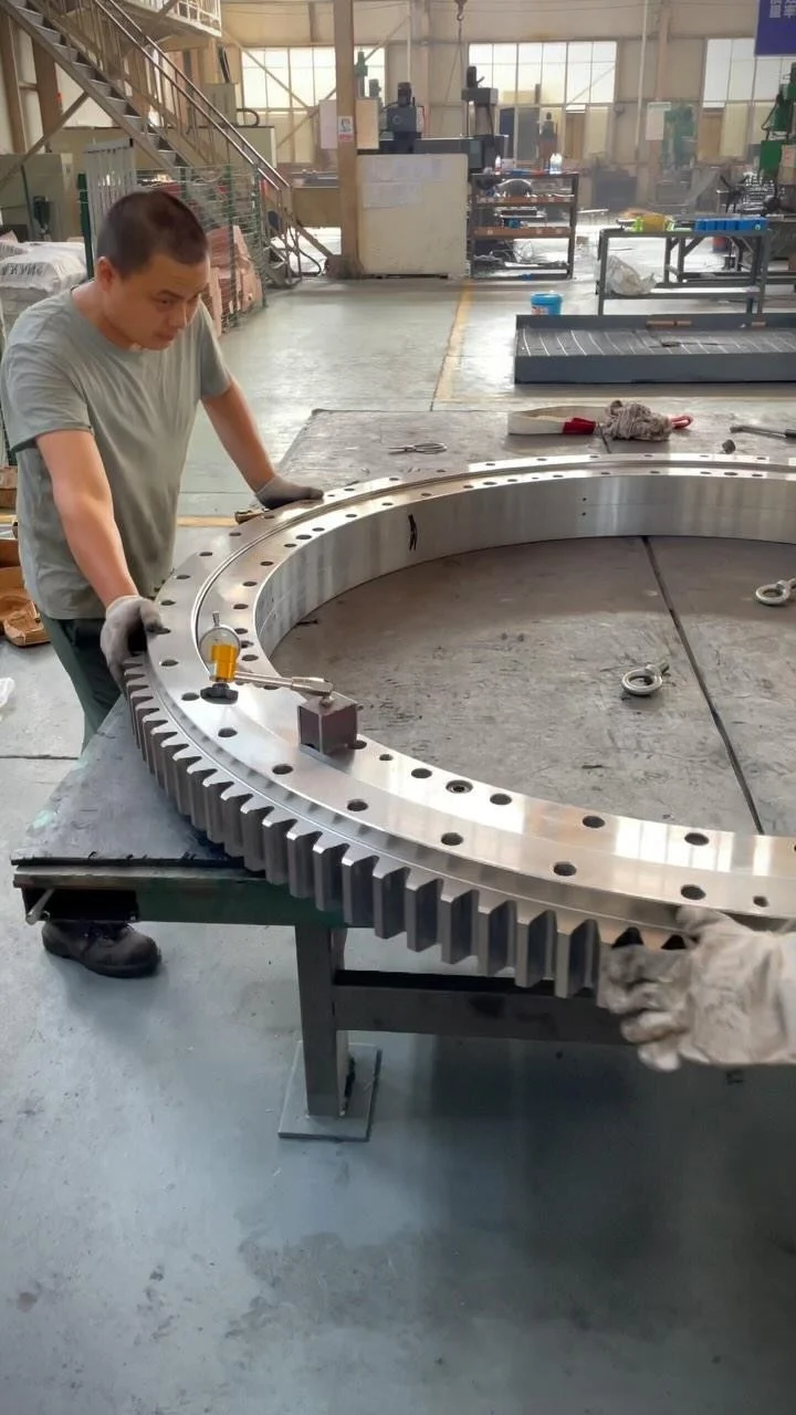 After the second layer of raceway is installed, we perform the final packaging of the slewing bearing and…