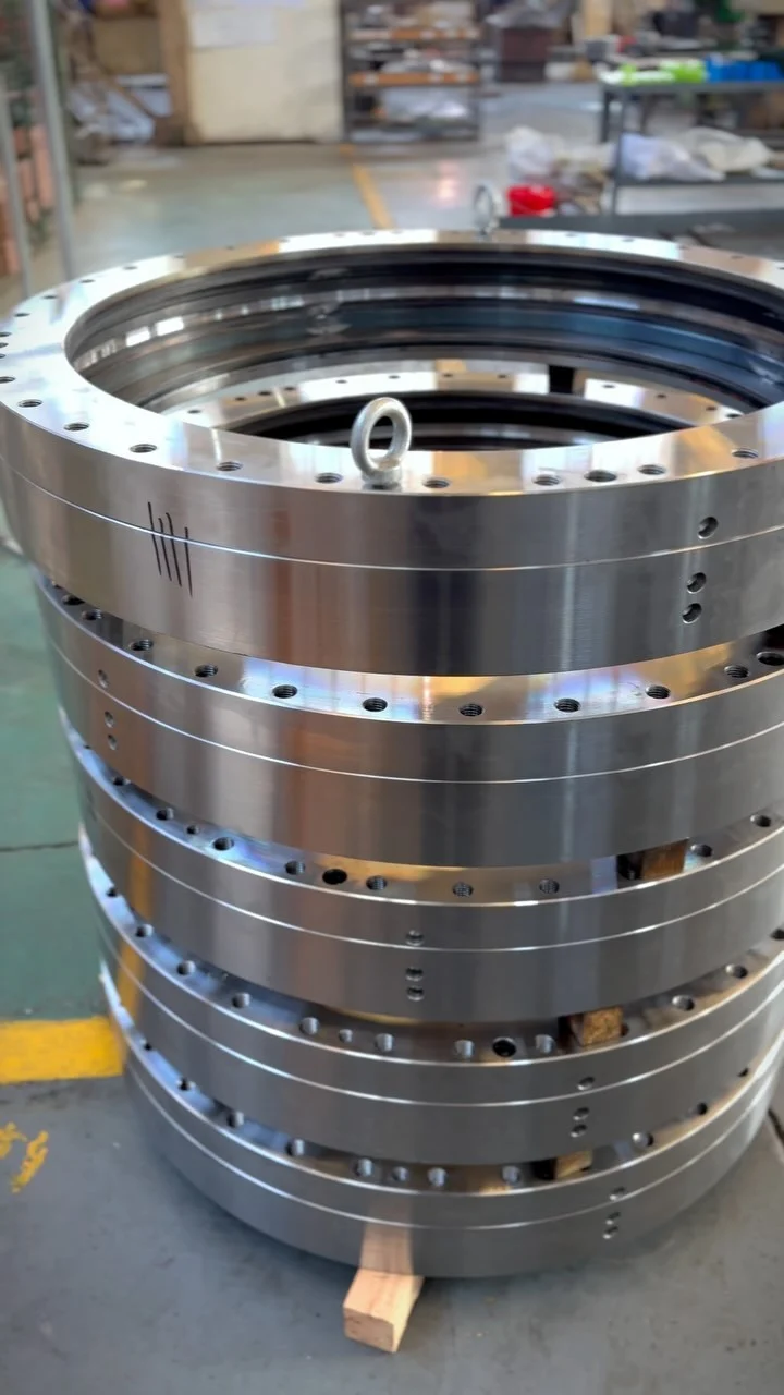 We manufacture and export high quality Slewing Bearings. cnslewingring.com Slewing bearing manufacturer WhatsApp 86 17705201170