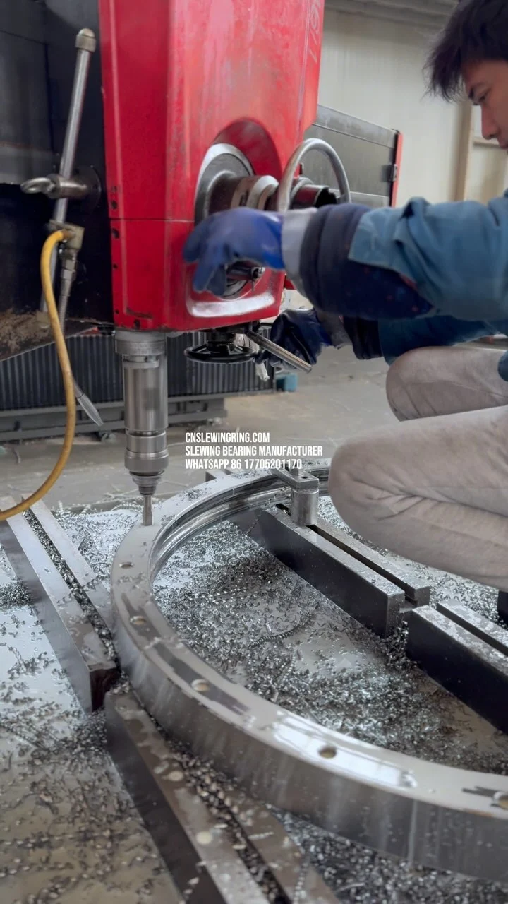 Slewing bearing mounting holes