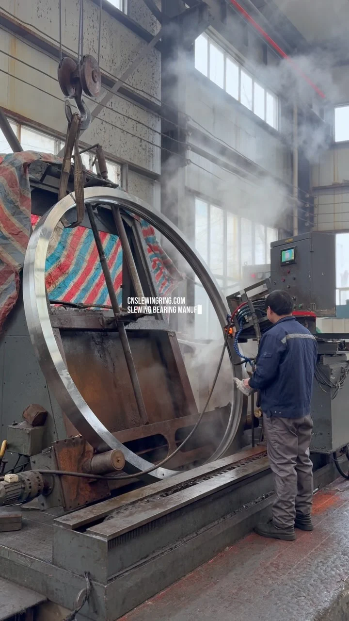 We are hardening the raceway of the slewing bearing with a diameter of 2.5 meters.