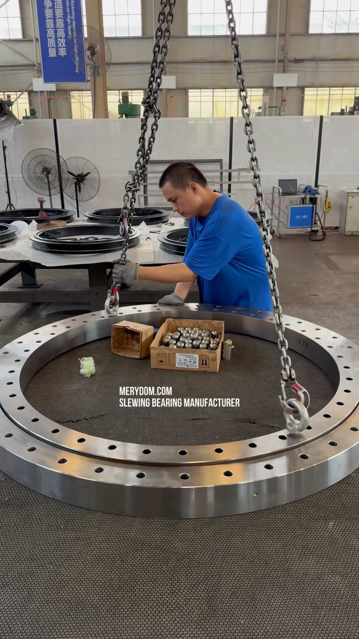 See the structure. See how it’s made. This video shows the assembly of a slewing bearing equipped with…