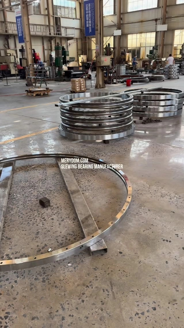 Thin slewing bearing with a diameter of 3 meters, manufactured by MERYDOM.