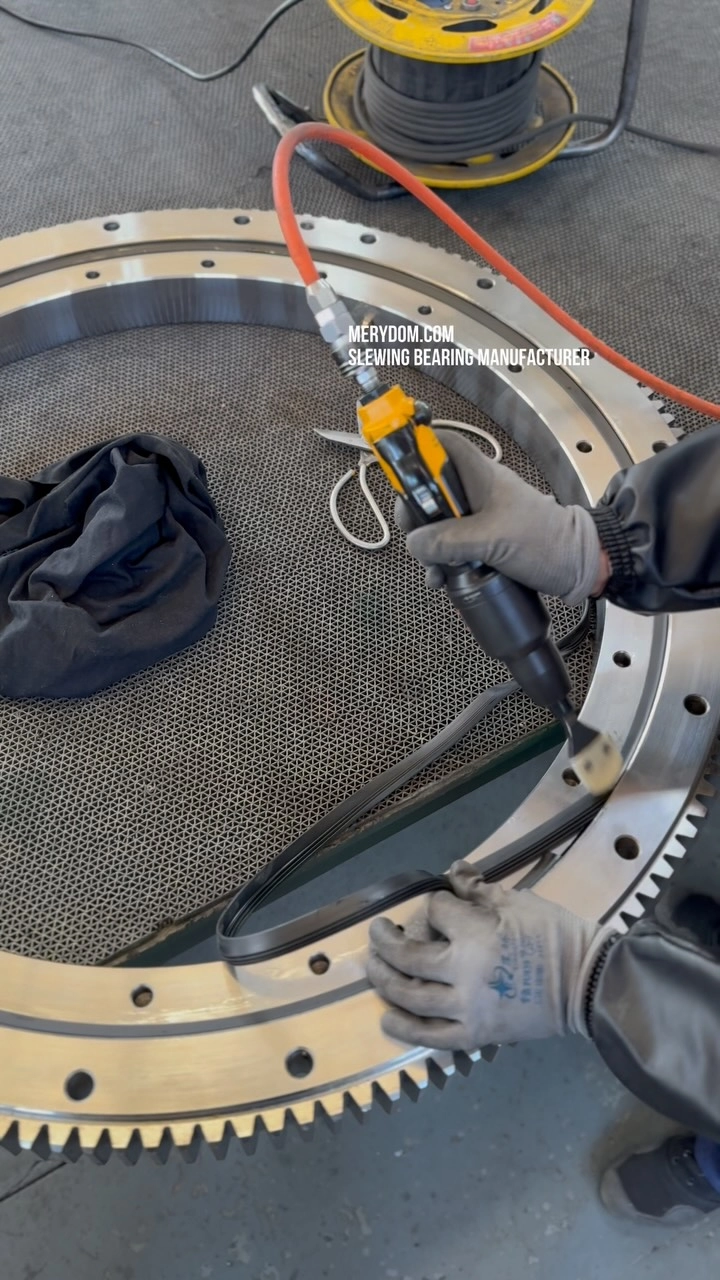 Manufacturing You Can Verify. Performance You Can Trust. MERYDOM SLEWING BEARING Custom and standard slewing bearings engineered for…